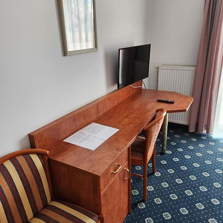 Hotel Hoyers In Pinneberg Prisdorf Extérieur photo